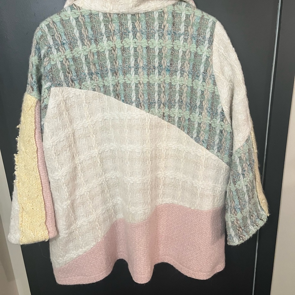 Tricot Chic Jacket. - Picture 7 of 16